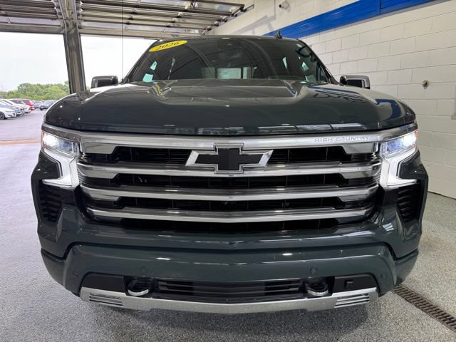 Used 2026 Chevrolet Silverado 1500 High Country AWD/4WD image 3