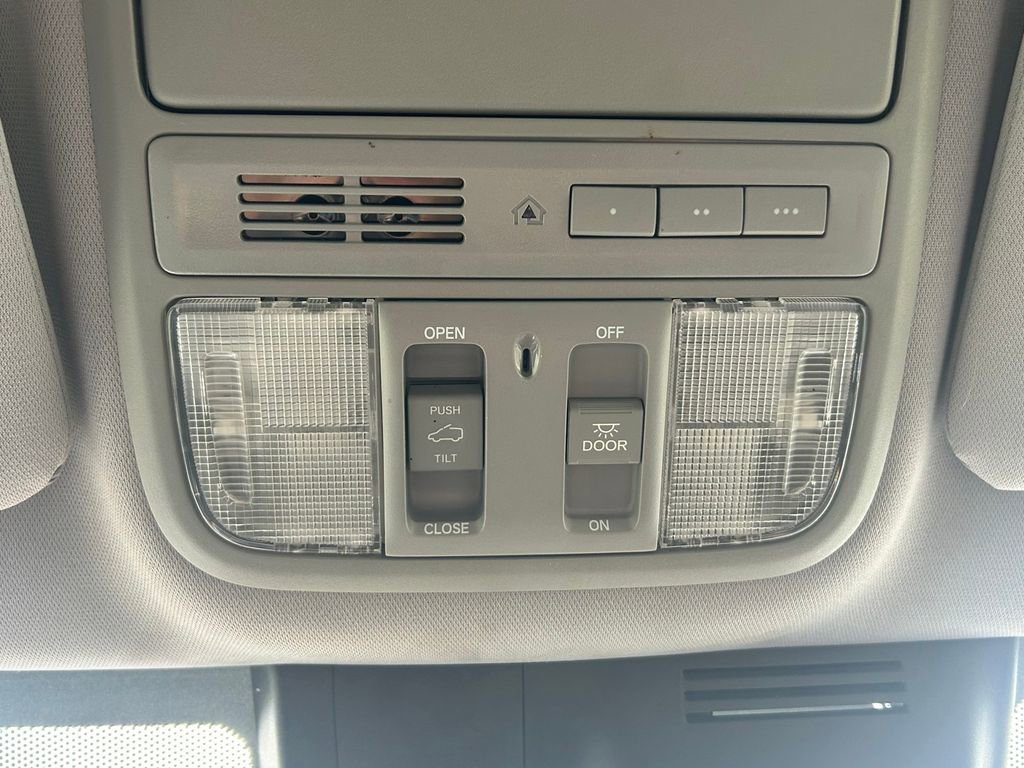 Used 2018 Honda CR-V Touring image 24