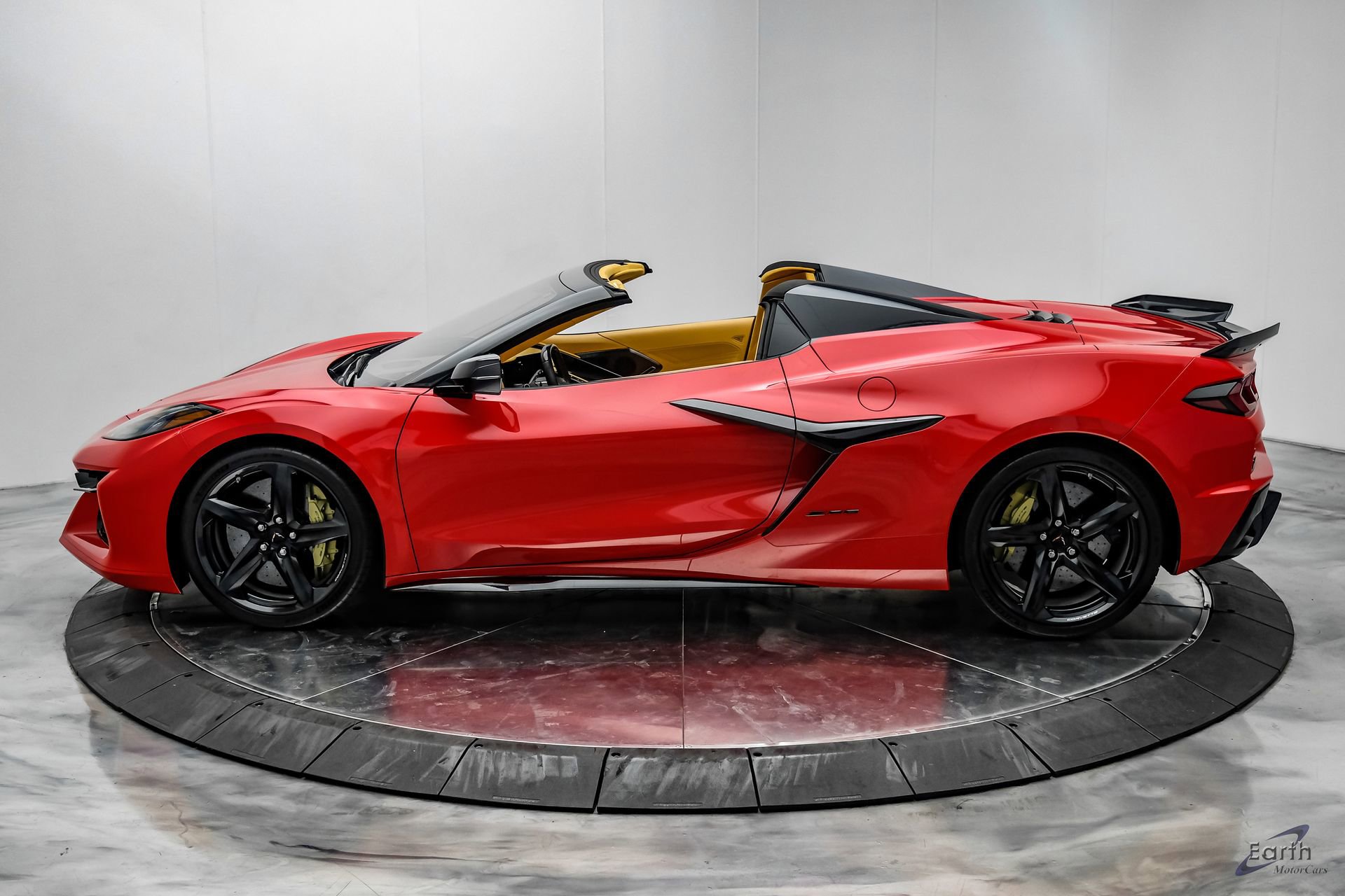 Used 2023 Chevrolet Corvette Z06 w/ Stealth Interior Trim Package image 7