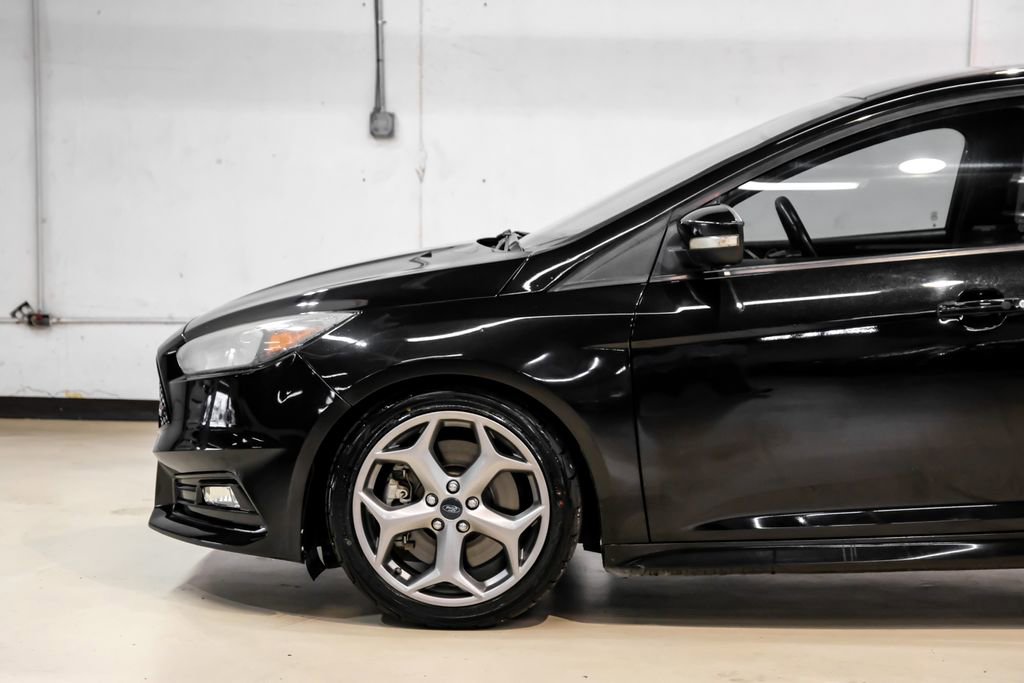 Used 2015 Ford Focus ST FWD image 11