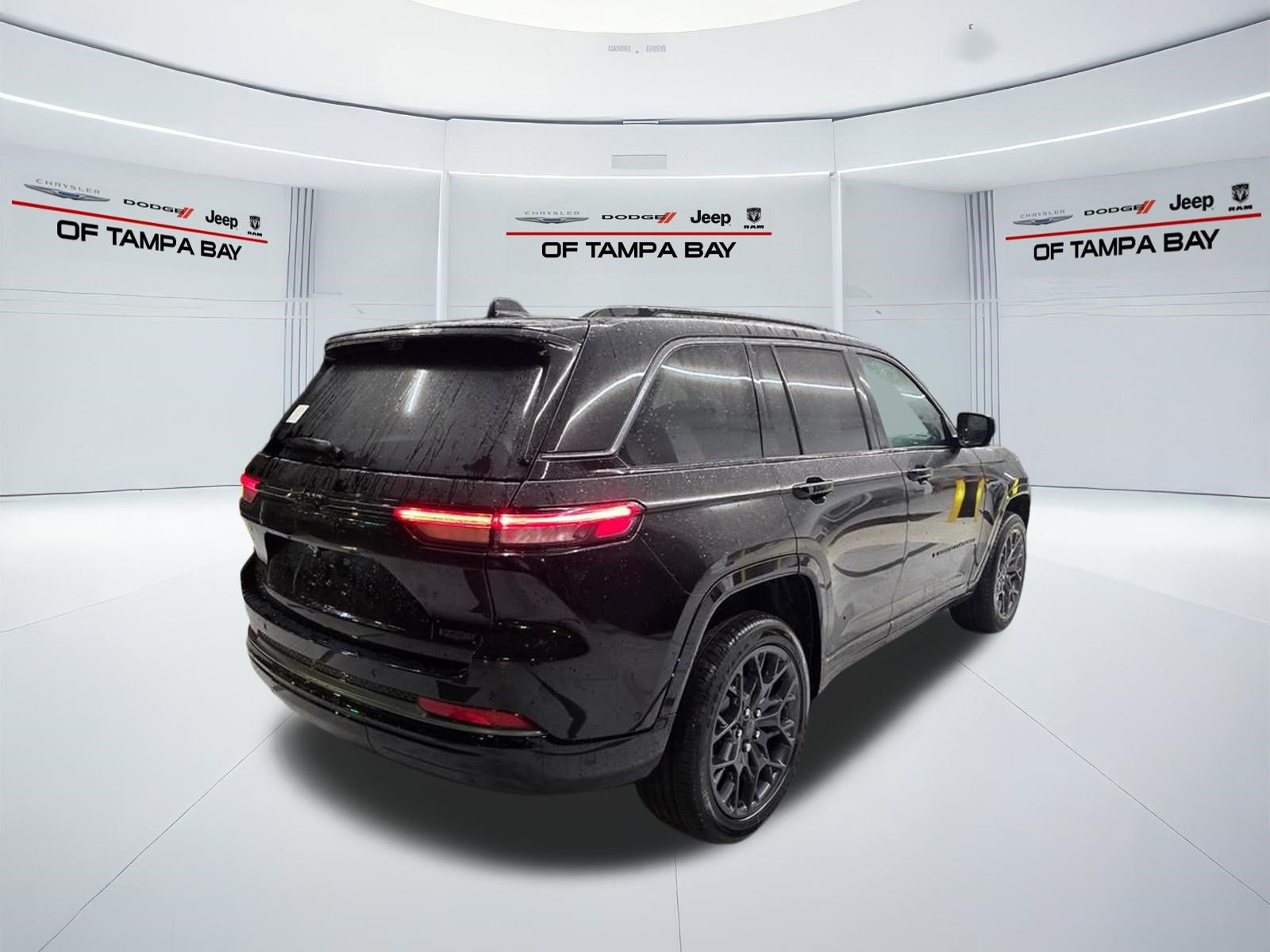 New 2026 Jeep Grand Cherokee Summit w/ Obsidian Package AWD/4WD image 6