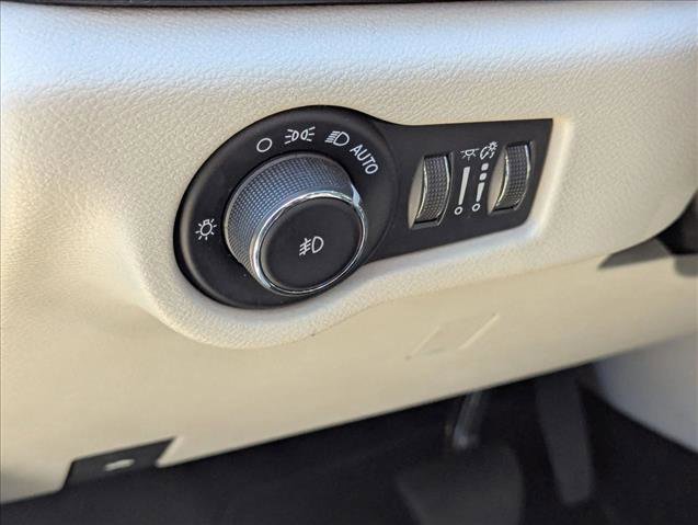 Used 2018 Chrysler Pacifica Limited image 4