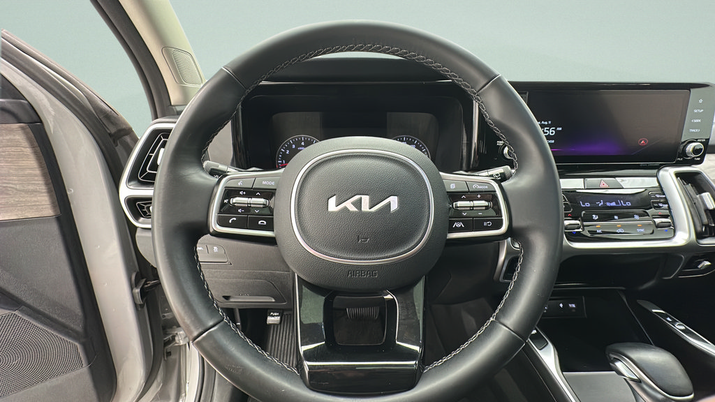 Used 2023 Kia Sorento S w/ Panoramic Sunroof Package AWD/4WD image 16