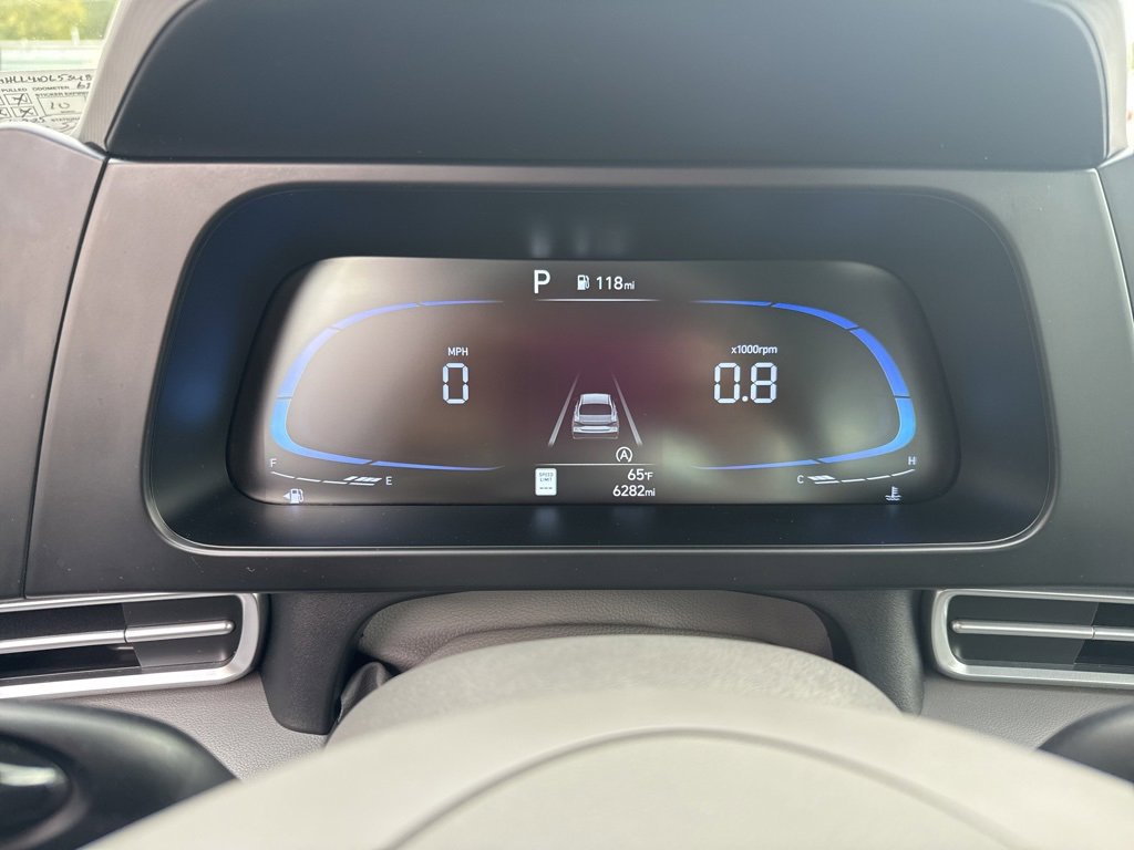 Used 2025 Hyundai Elantra SE w/ Cargo Package image 17