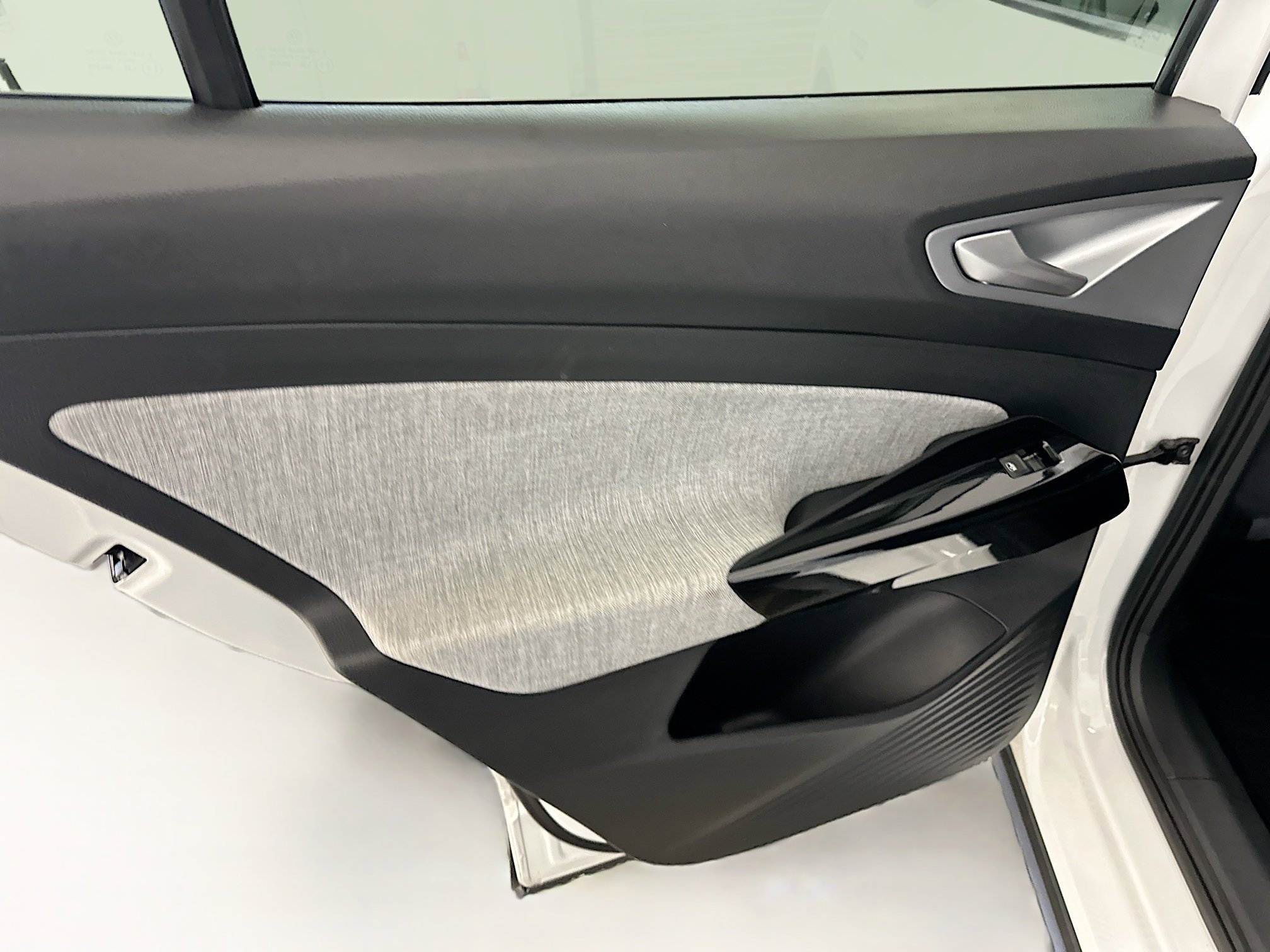 Used 2023 Volkswagen ID.4 Pro image 27