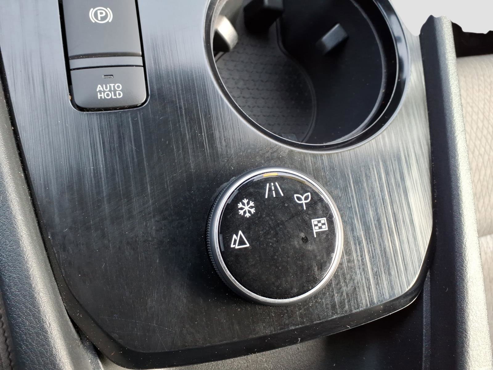 Certified 2025 Nissan Rogue SV image 22