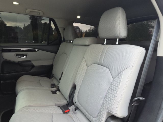 Used 2023 Honda Pilot LX image 12