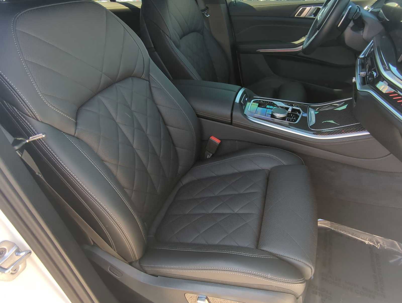 Used 2025 BMW X5 M60i w/ Climate Comfort Package image 22