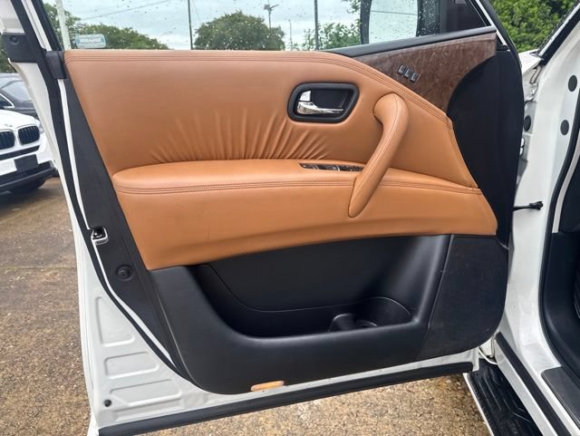 Used 2016 INFINITI QX80 4WD w/ Signature Edition Package image 20