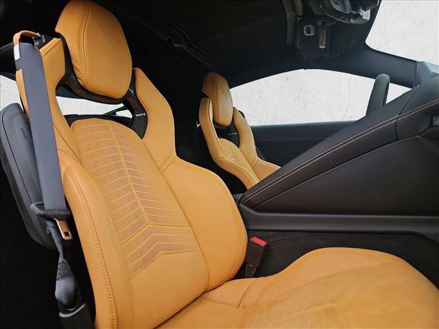 Used 2020 Chevrolet Corvette Stingray Premium Cpe w/ 3LT Preferred Equipment Group image 17