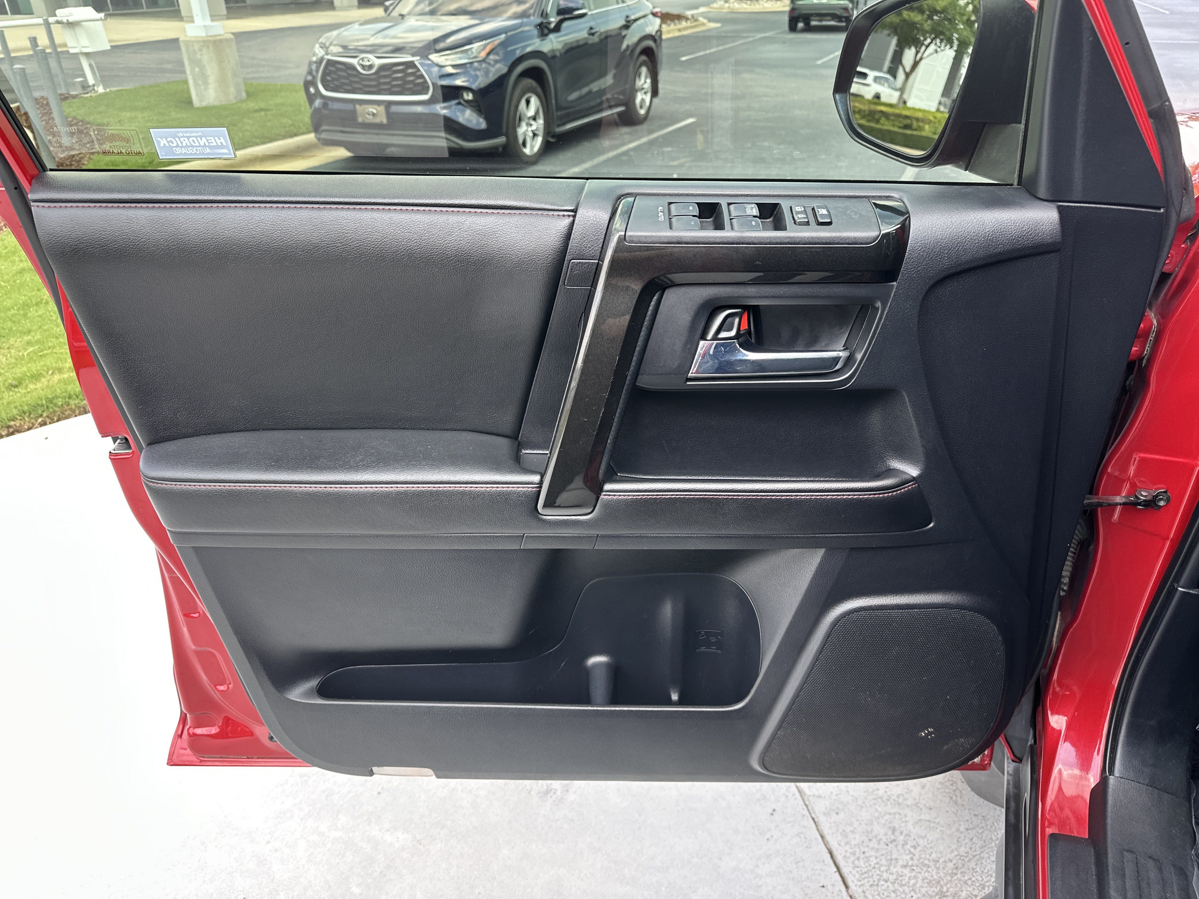 Used 2014 Toyota 4Runner Trail AWD/4WD image 14