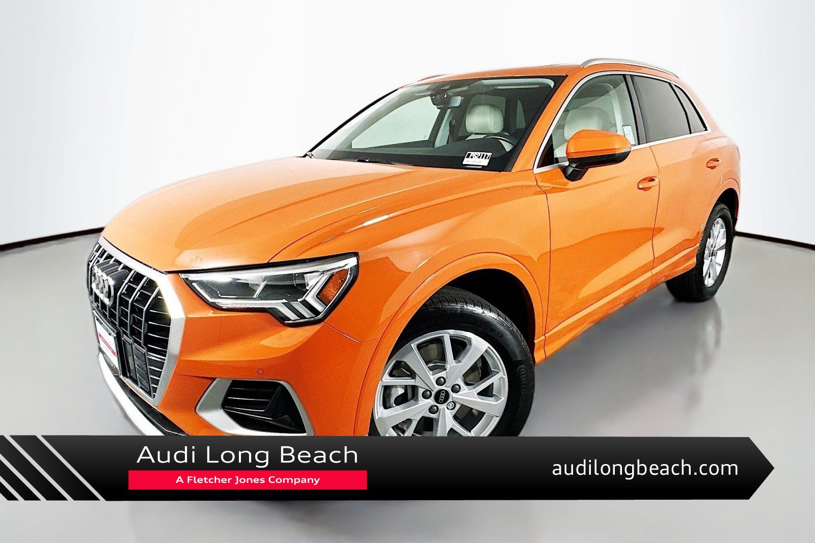 Used 2024 Audi Q3 2.0T Premium w/ Convenience Package AWD/4WD image 1