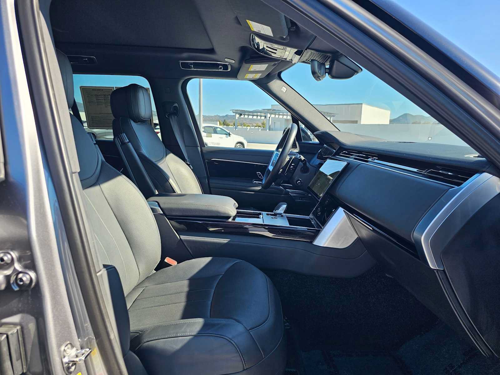 Used 2024 Land Rover Range Rover SE AWD/4WD image 10