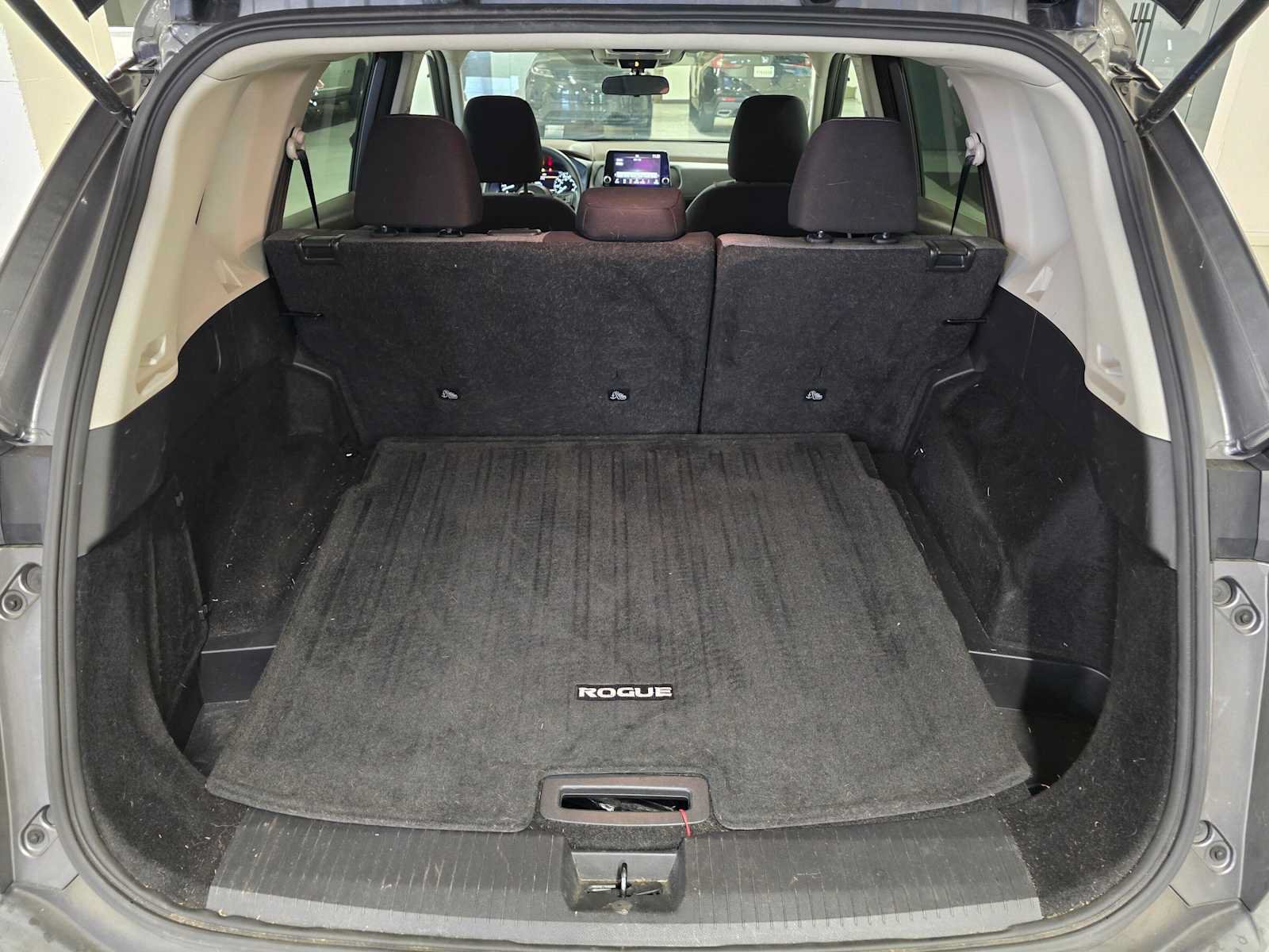 Used 2023 Nissan Rogue SV FWD image 14