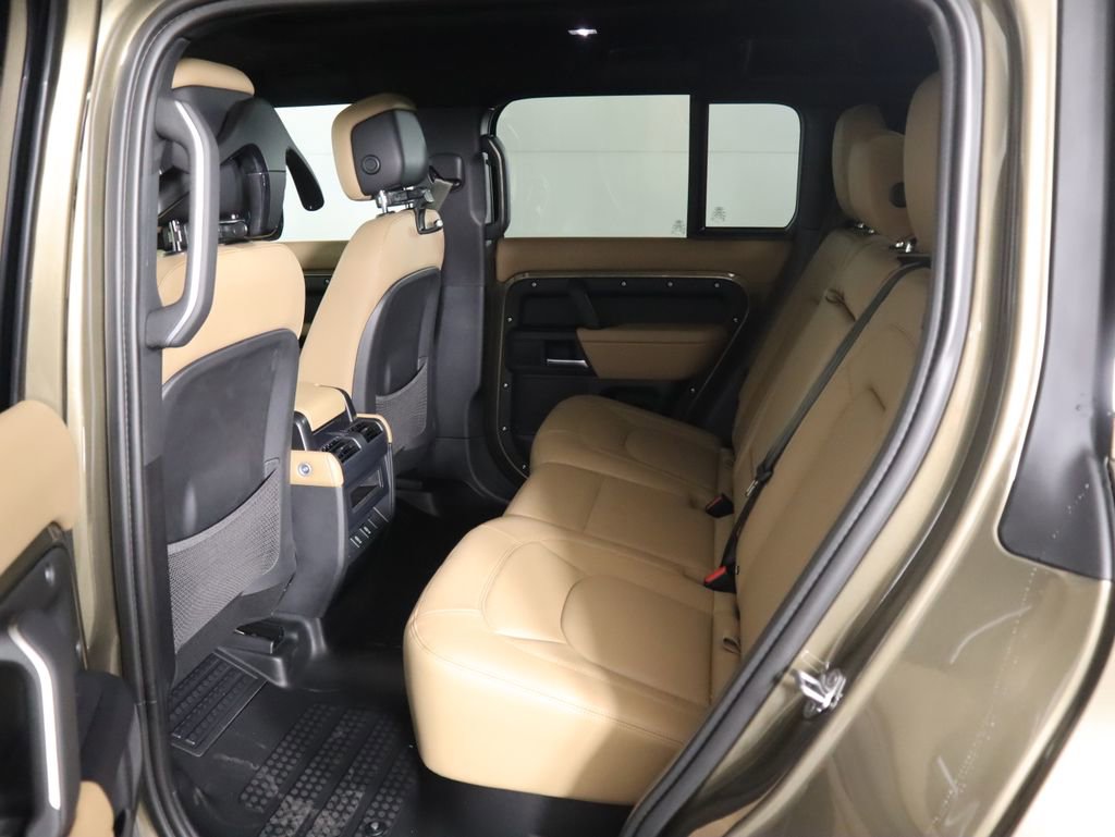 New 2026 Land Rover Defender 110 X-Dynamic SE image 23