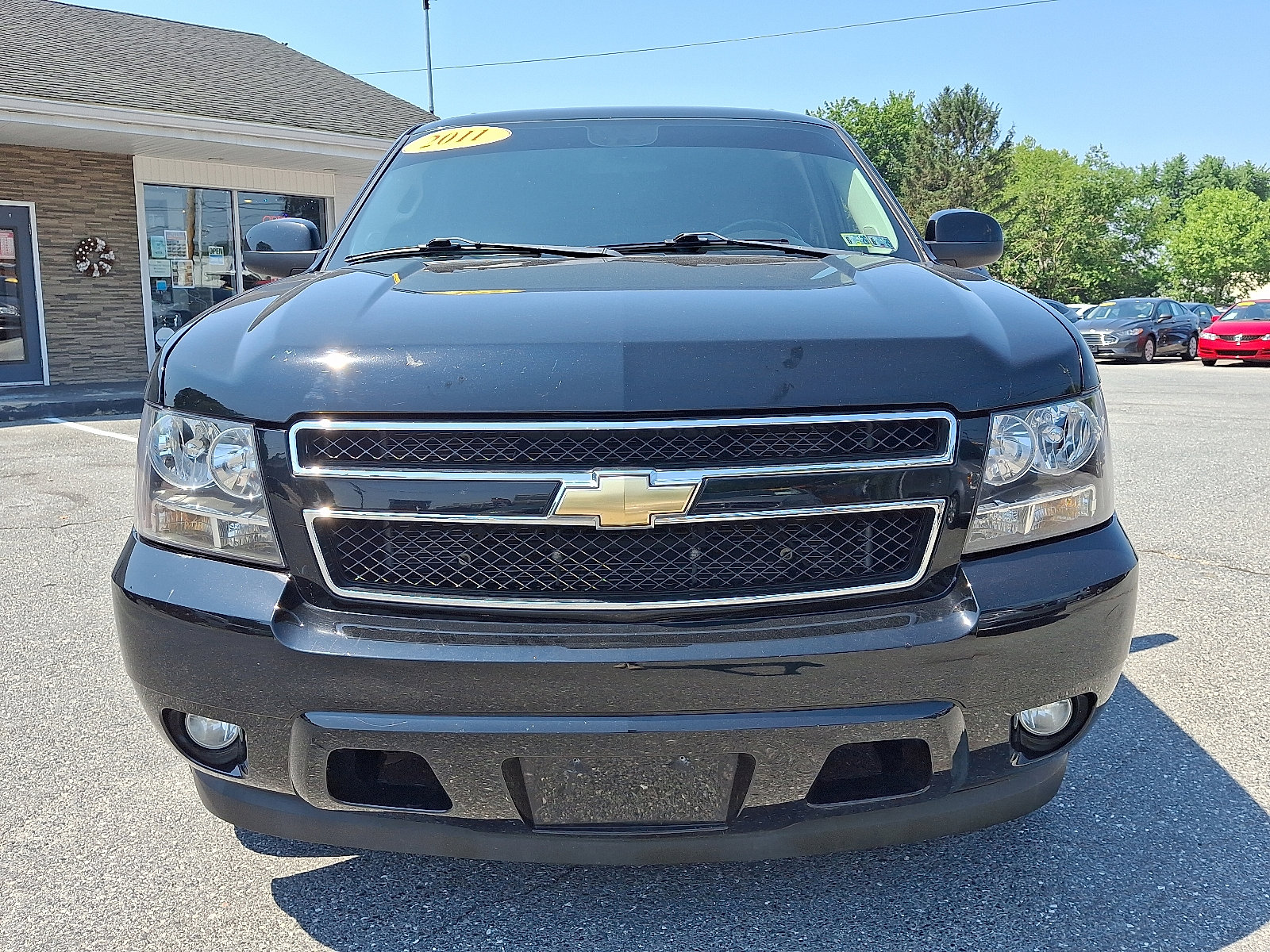 Used 2011 Chevrolet Suburban 2500 LT w/ Snow Plow Prep Package image 2