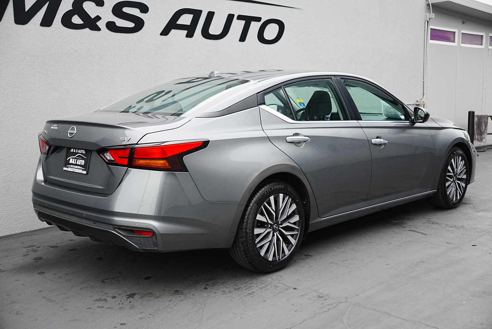 Used 2024 Nissan Altima 2.5 SV image 4