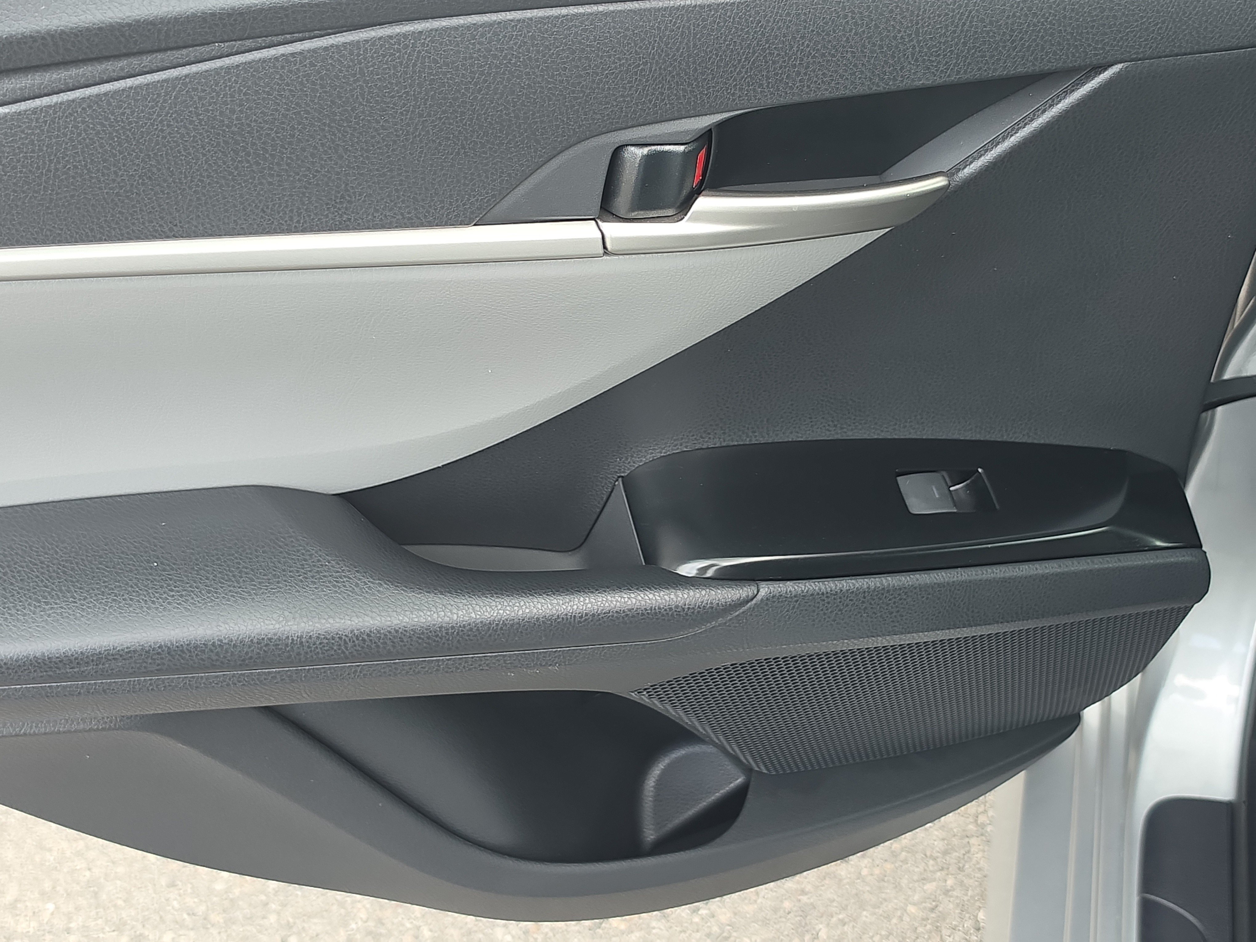 Used 2025 Toyota Camry LE FWD image 21