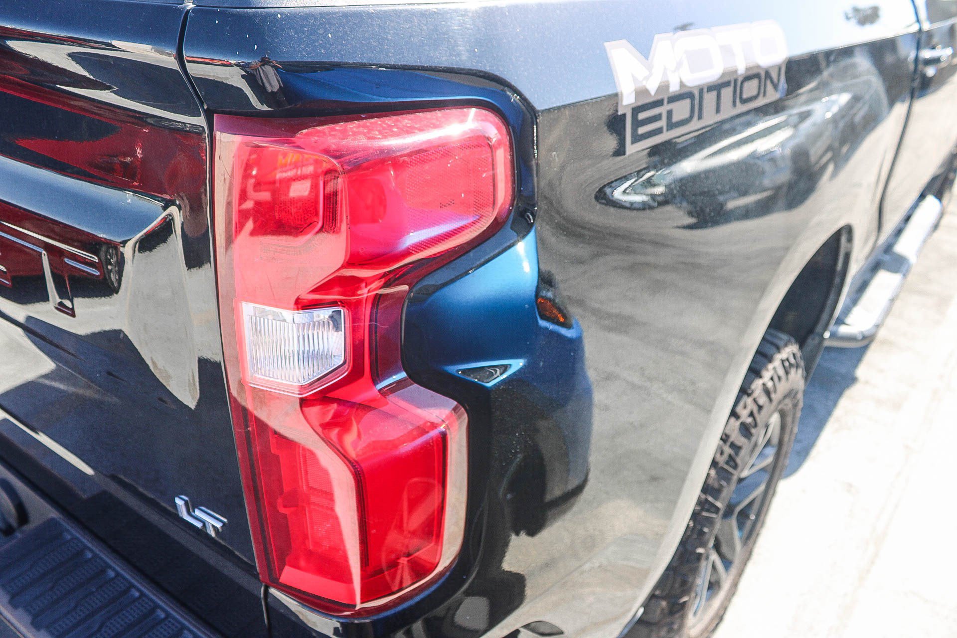 Used 2019 Chevrolet Silverado 1500 LT Trail Boss AWD/4WD image 15