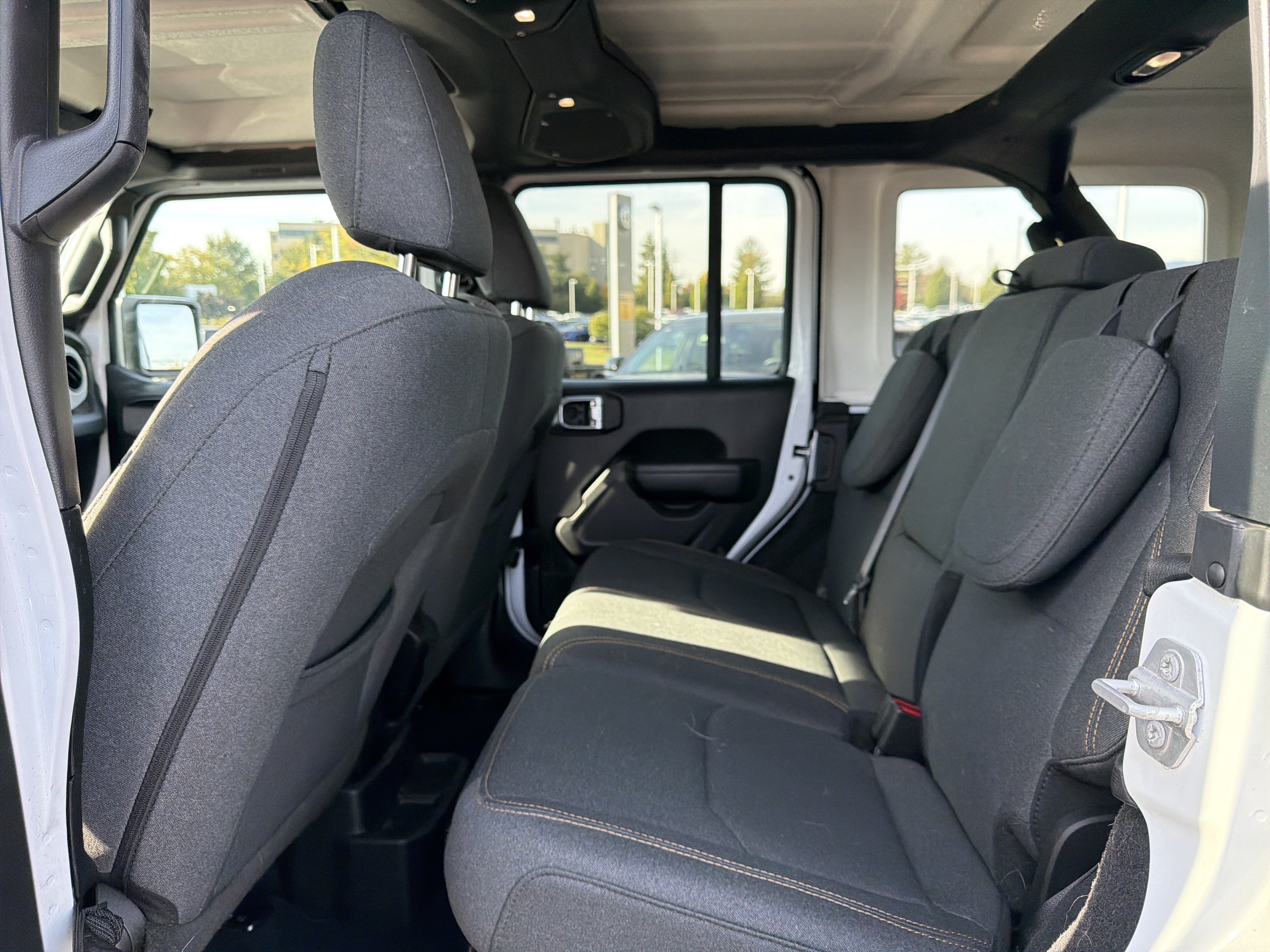Used 2024 Jeep Wrangler Unlimited AWD/4WD image 19