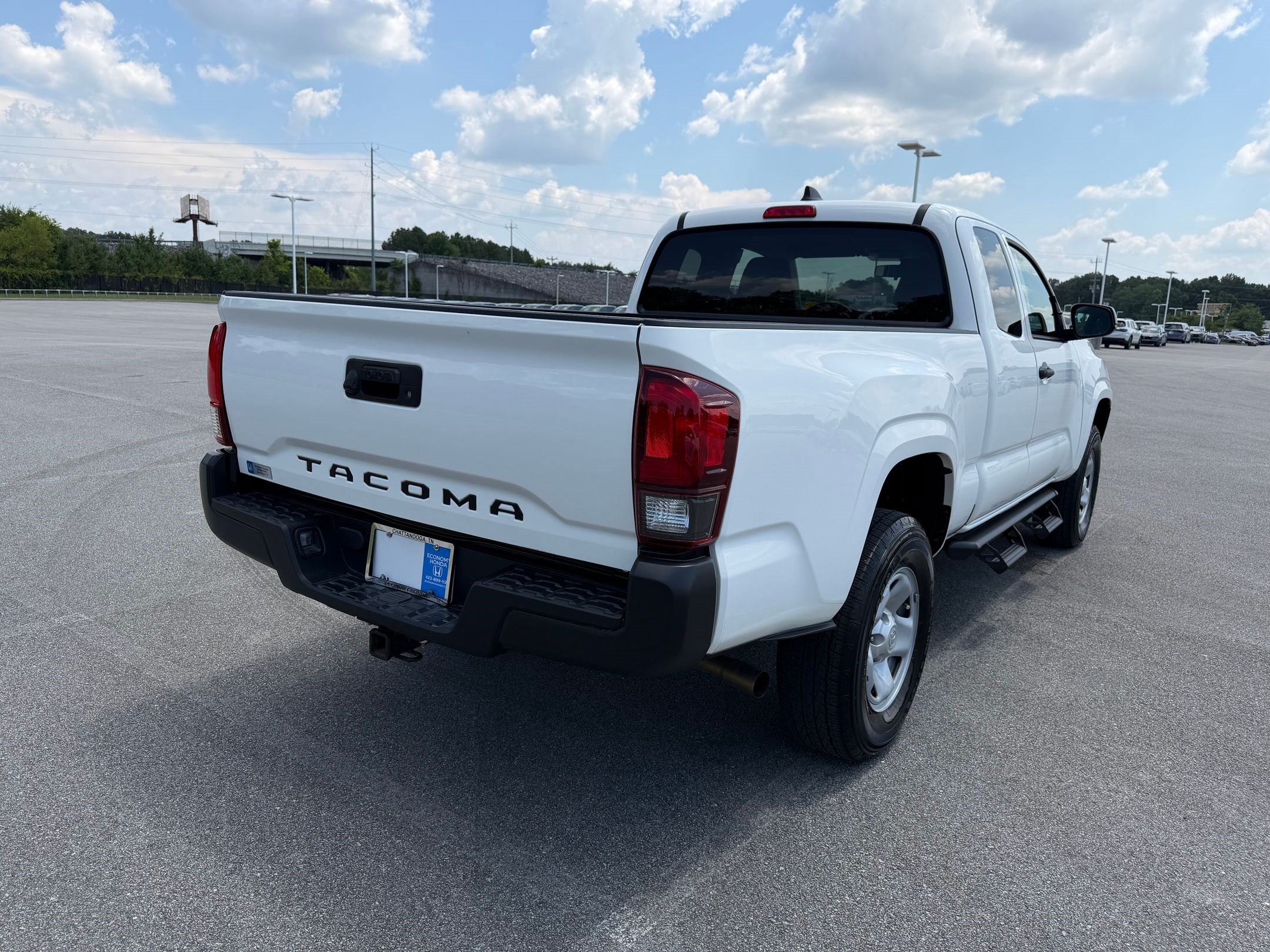 Used 2023 Toyota Tacoma SR RWD image 9