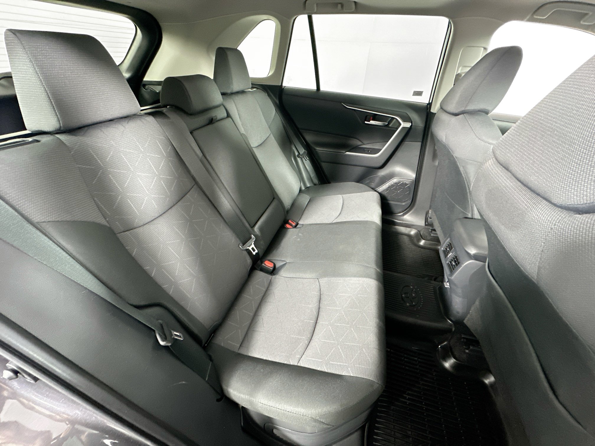 Used 2025 Toyota RAV4 XLE w/ Convenience Package AWD/4WD image 26