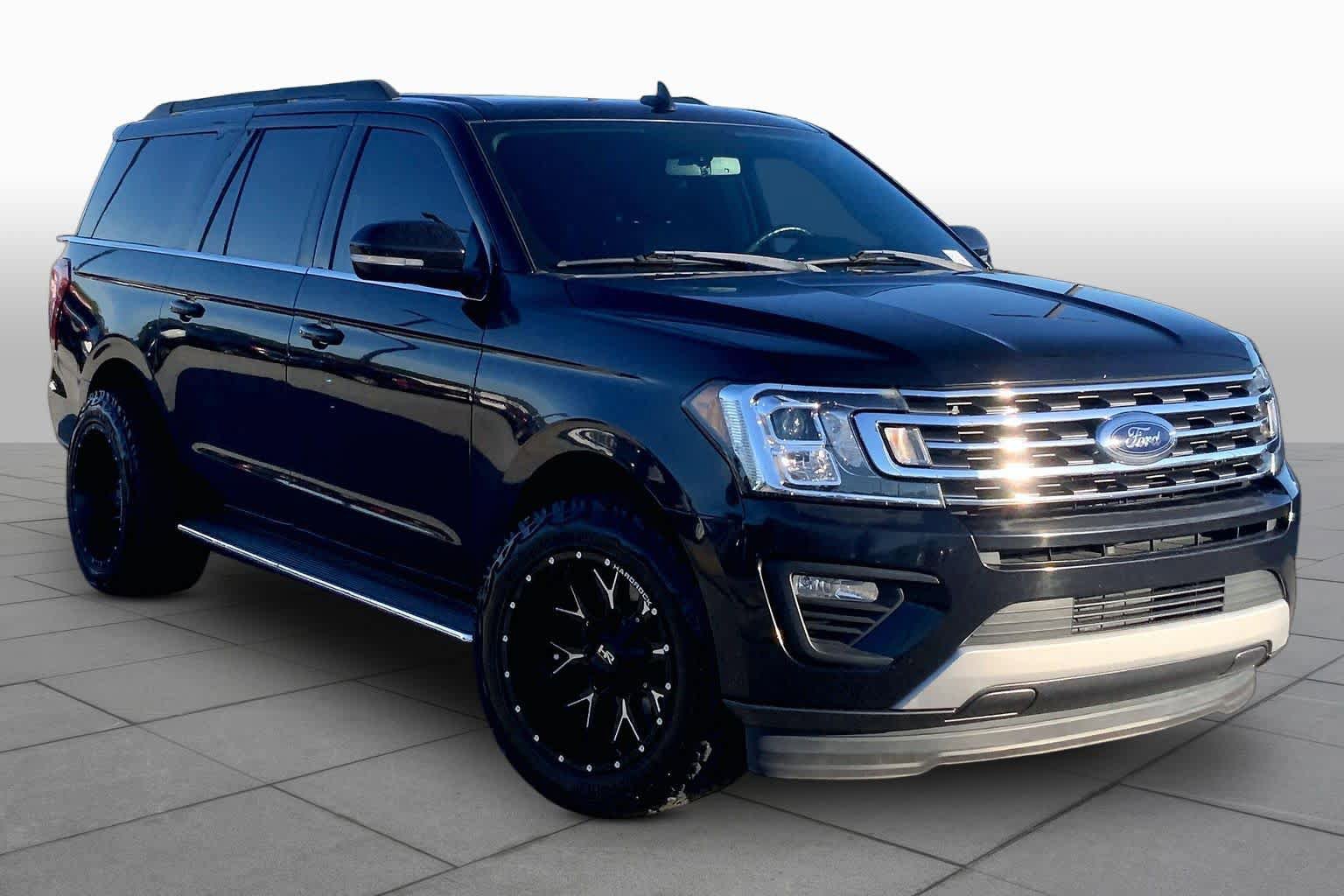 Used 2019 Ford Expedition Max XLT w/ Equipment Group 202A RWD image 3