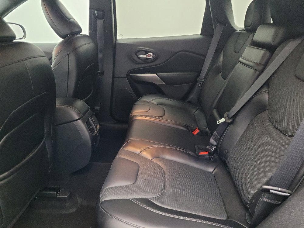 Used 2019 Jeep Cherokee High Altitude image 18