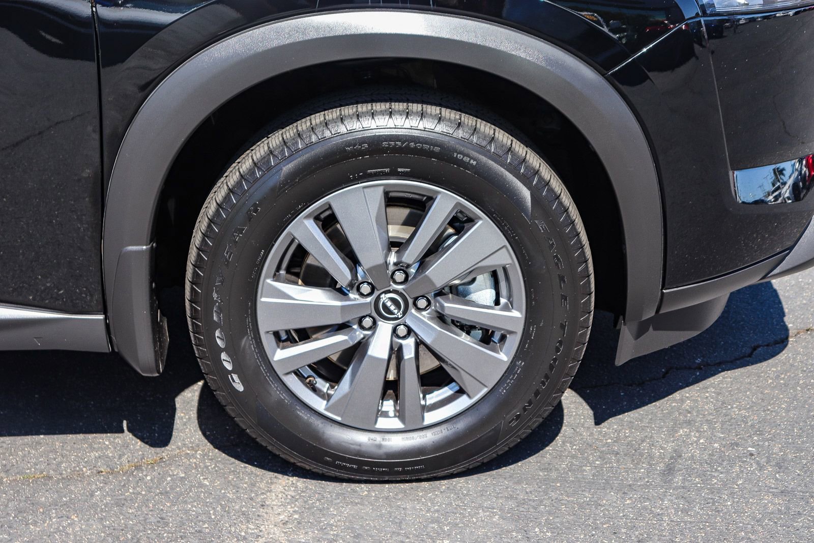 Used 2025 Nissan Pathfinder S FWD image 11