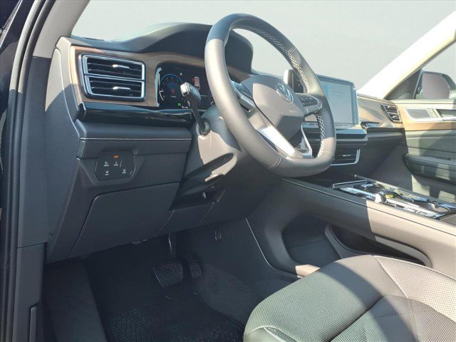 New 2026 Volkswagen Atlas SE image 12