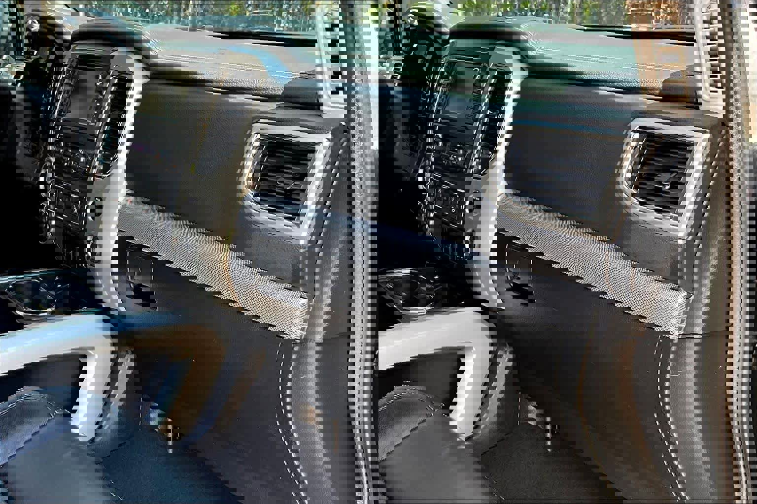 Used 2019 Nissan Titan PRO-4X w/ Pro-4x Convenience Package image 19