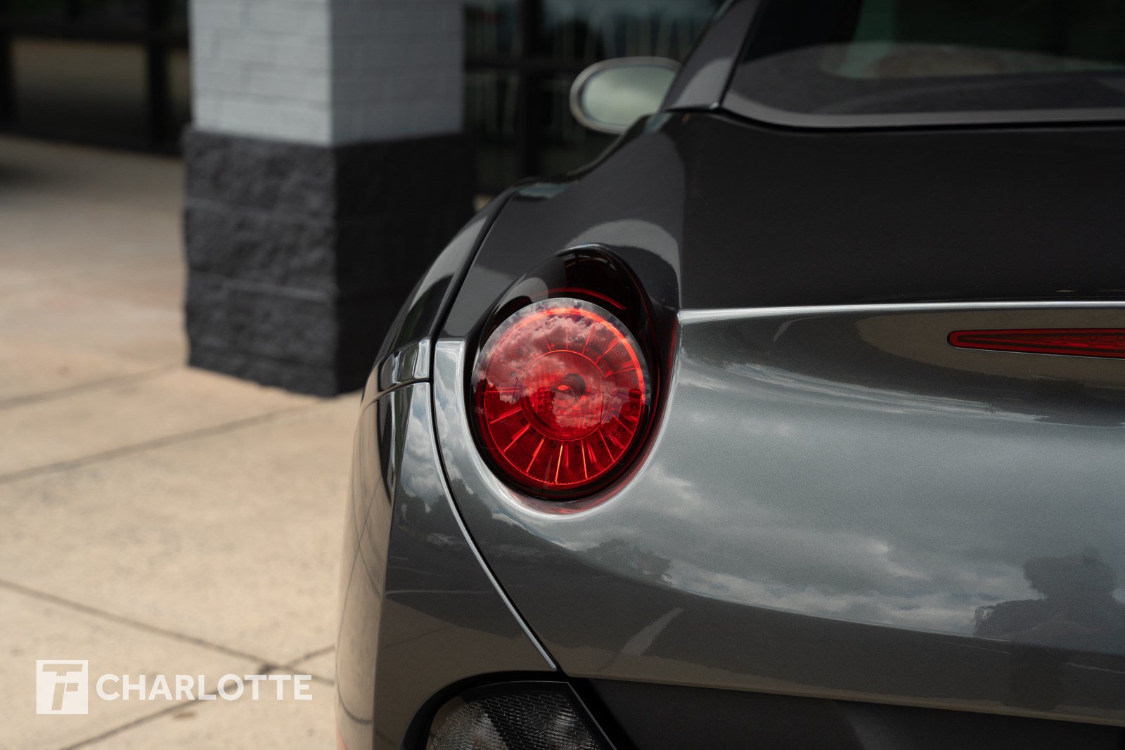 Used 2012 Ferrari California RWD image 14