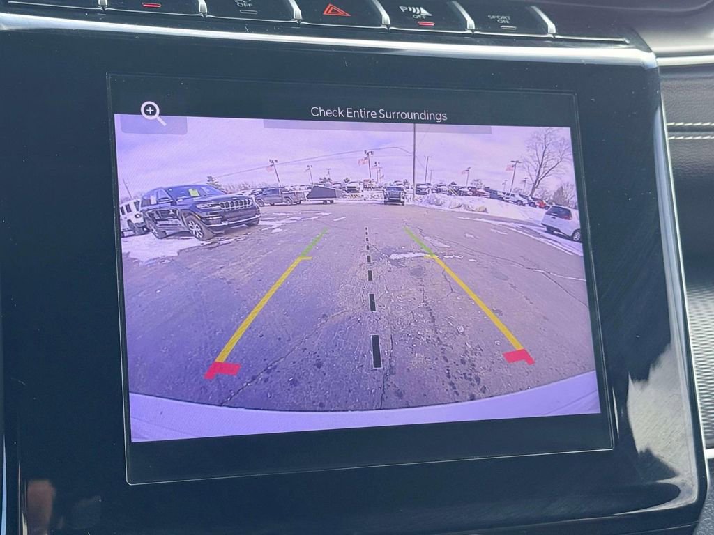 Used 2024 Jeep Grand Cherokee Altitude image 22