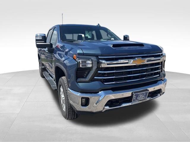 Used 2024 Chevrolet Silverado 2500 LTZ w/ LTZ Plus Package AWD/4WD image 7