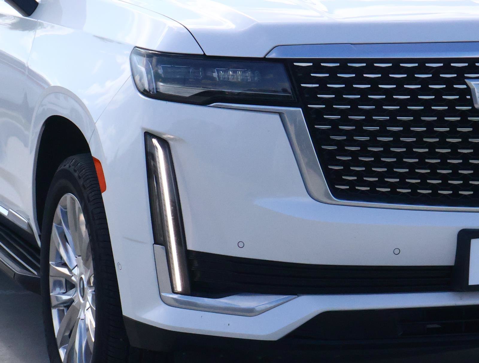 Used 2021 Cadillac Escalade Premium Luxury RWD image 8