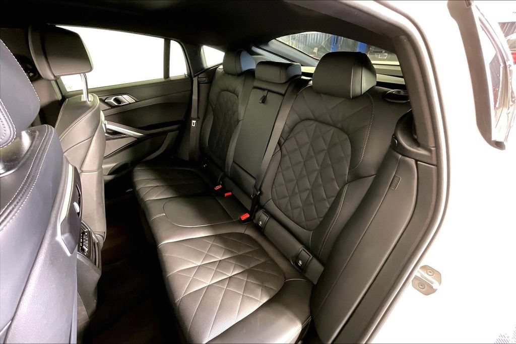 Used 2025 BMW X6 xDrive40i w/ Climate Comfort Package AWD/4WD image 34