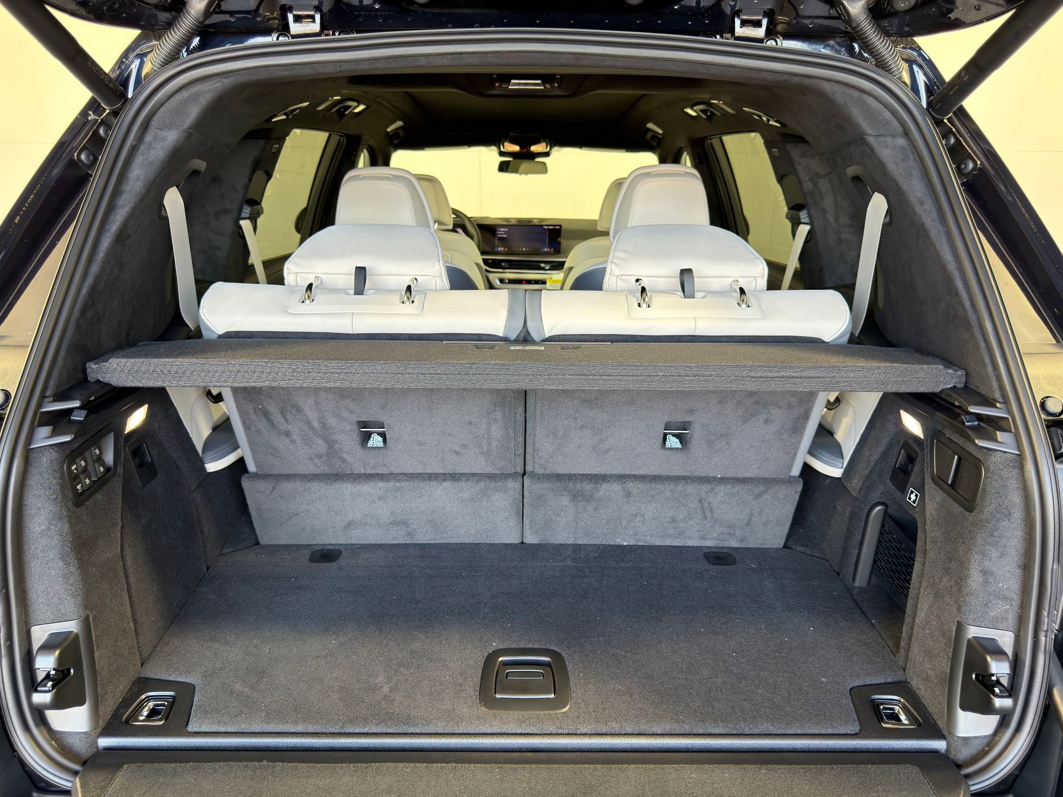 New 2026 BMW ALPINA XB7 image 32