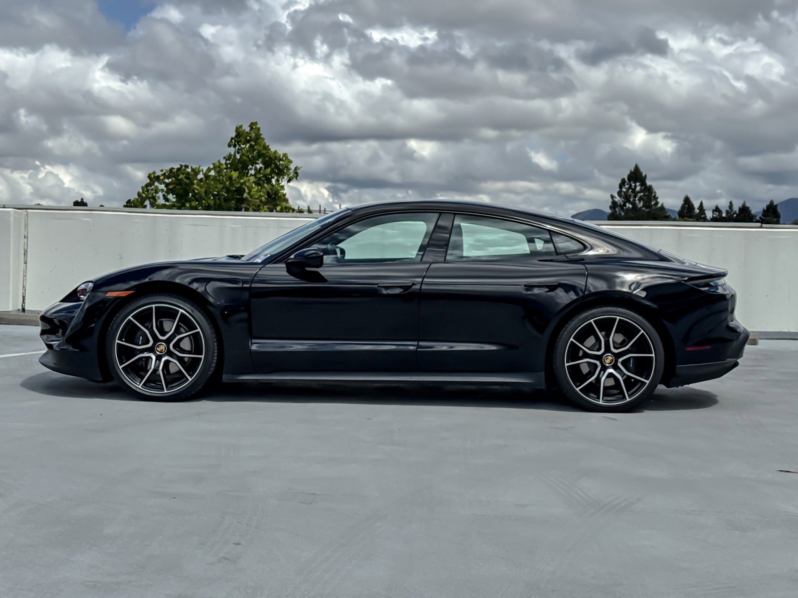 Used 2024 Porsche Taycan RWD image 2