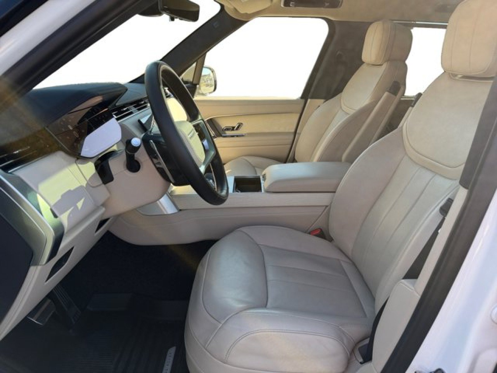 Certified 2024 Land Rover Range Rover SE AWD/4WD image 10
