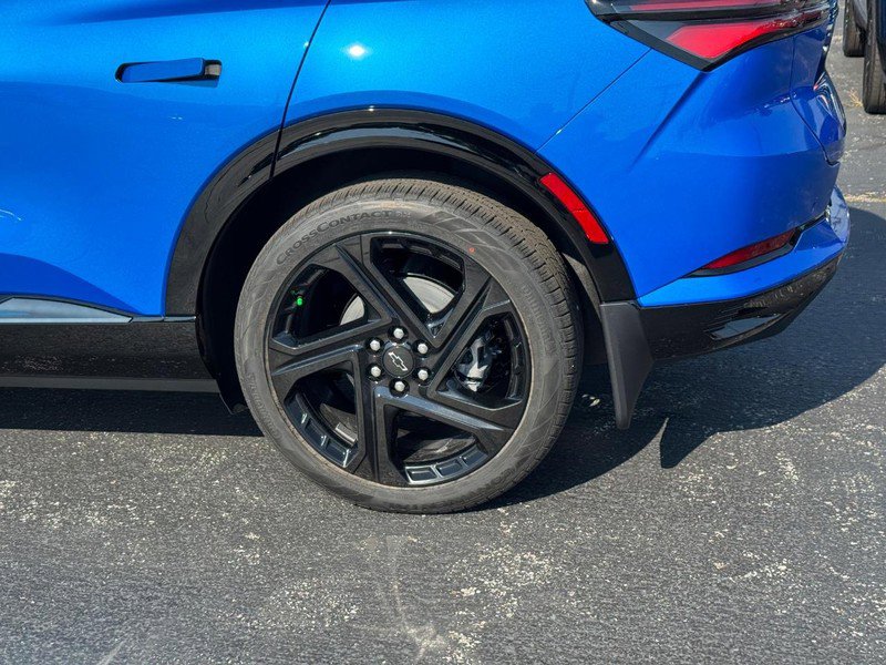New 2026 Chevrolet Equinox EV RS image 4