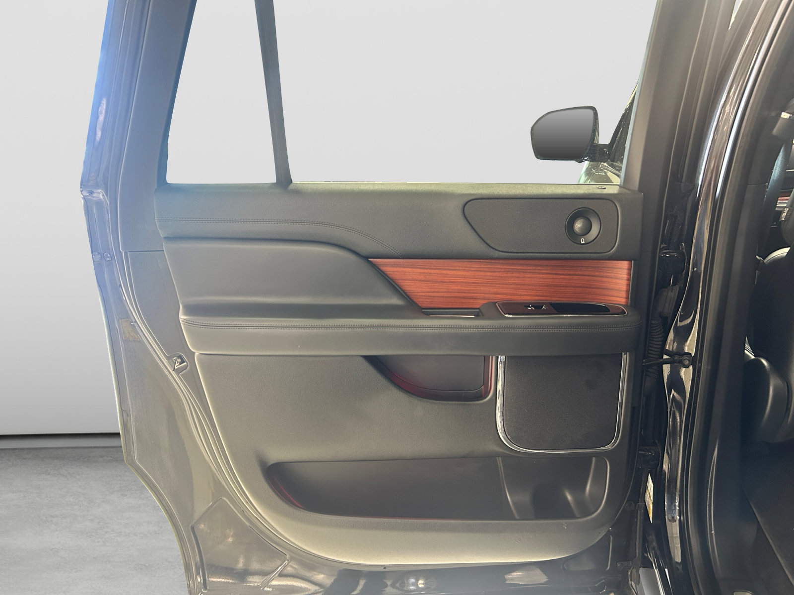 Used 2024 Lincoln Navigator L 4WD image 17