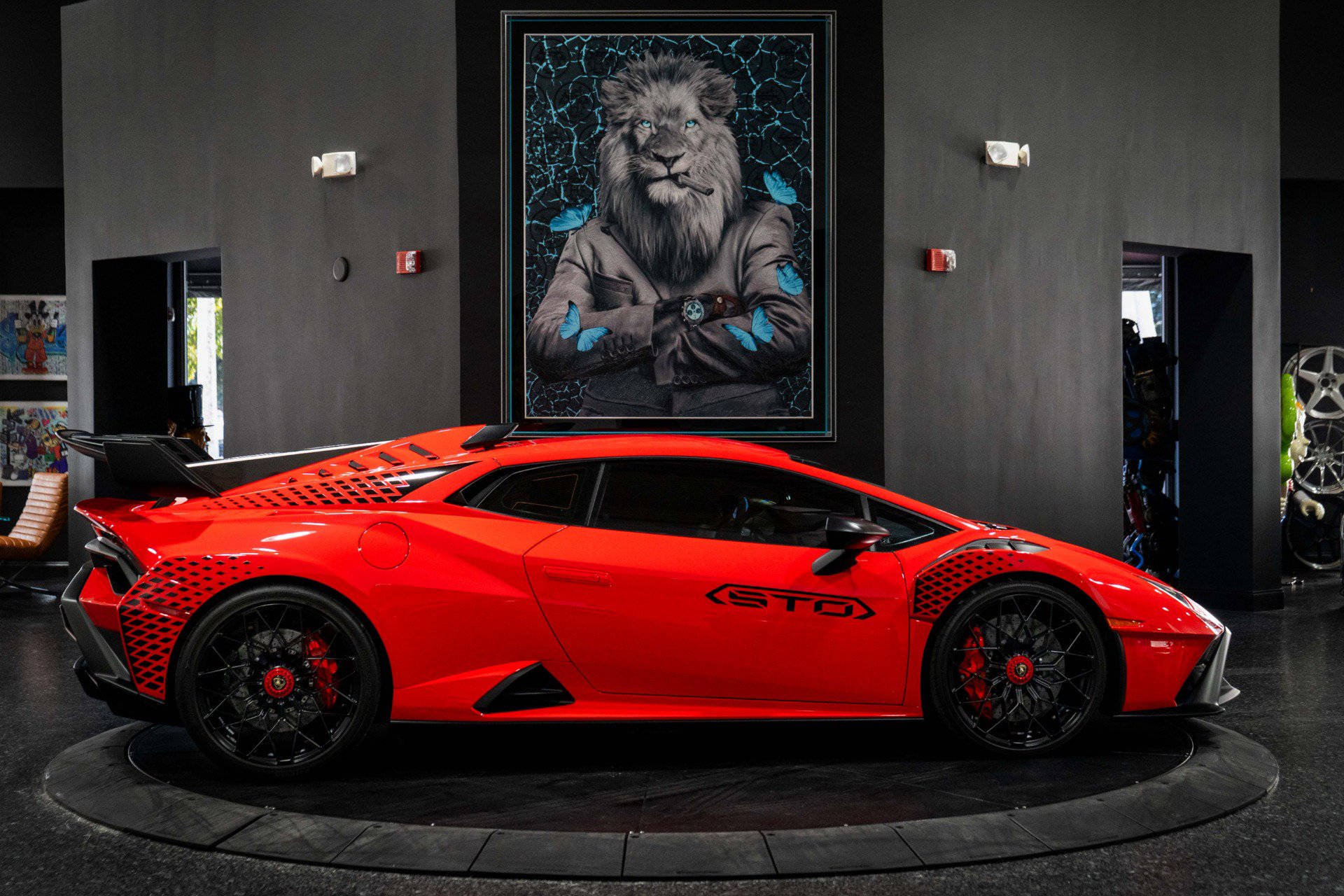 Used 2022 Lamborghini Huracan STO image 12
