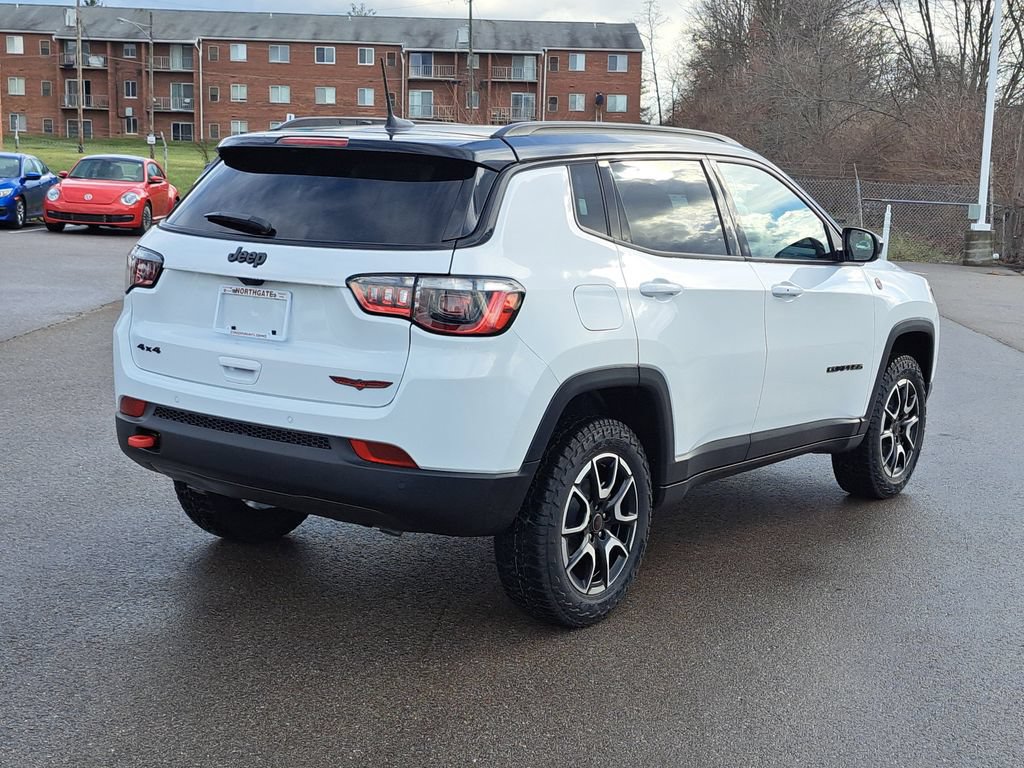 New 2026 Jeep Compass Trailhawk w/ Sun, Sound & Navigation Group AWD/4WD image 4