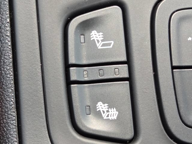 Used 2023 GMC Terrain SLT w/ Tech Package AWD/4WD image 6