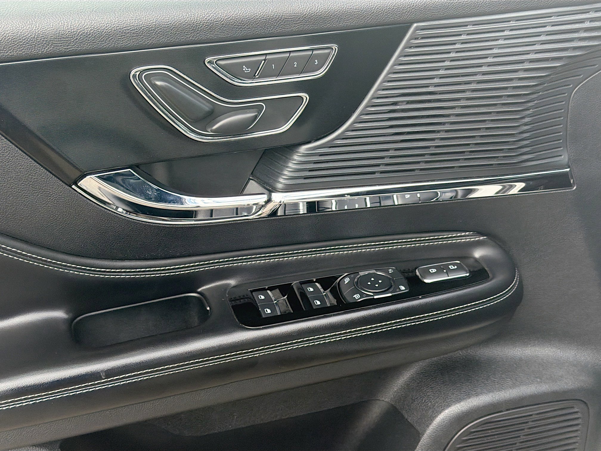 Used 2020 Lincoln Corsair FWD image 16