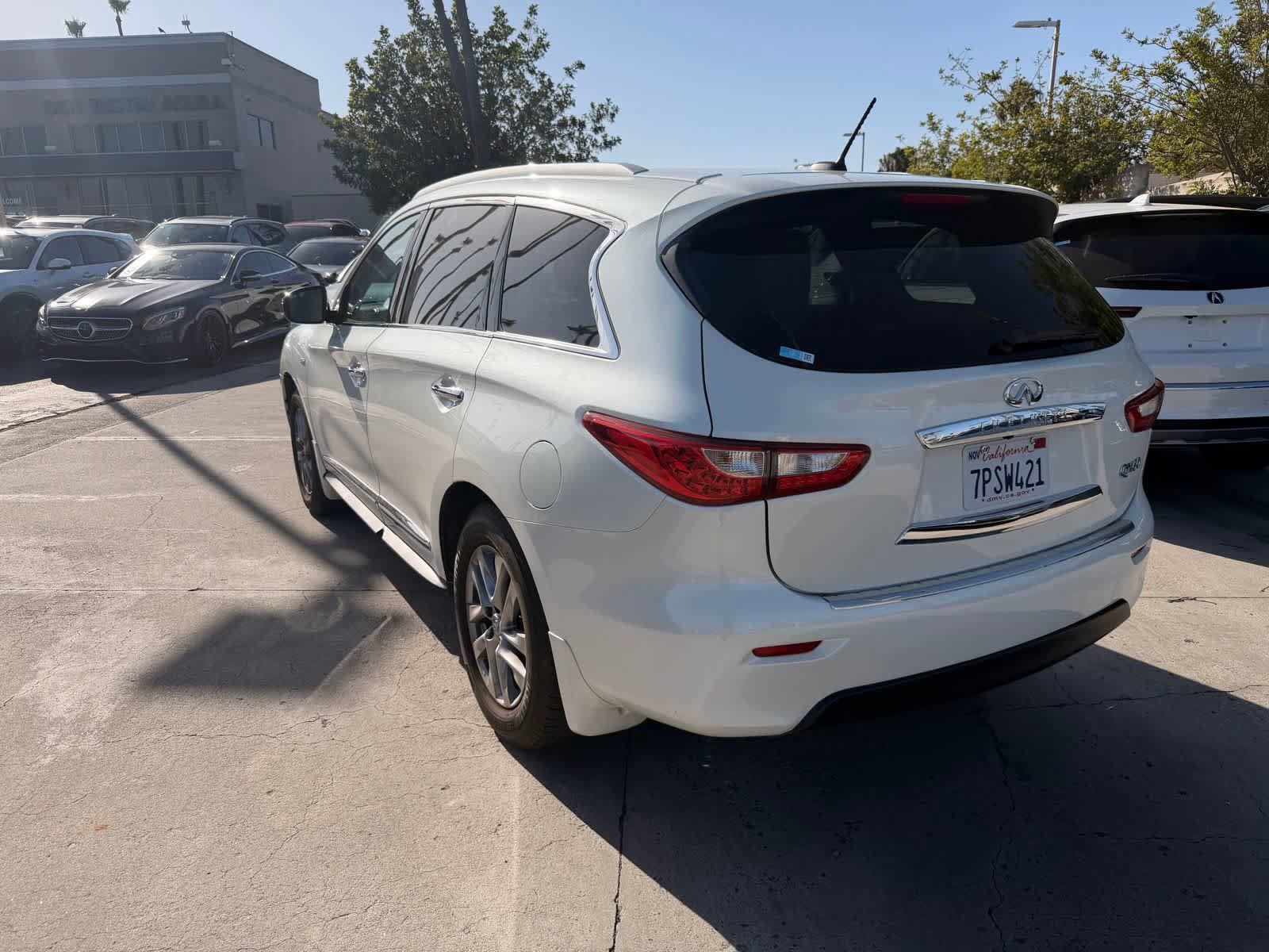 Used 2015 INFINITI QX60 Luxe w/ Premium Package AWD/4WD image 3