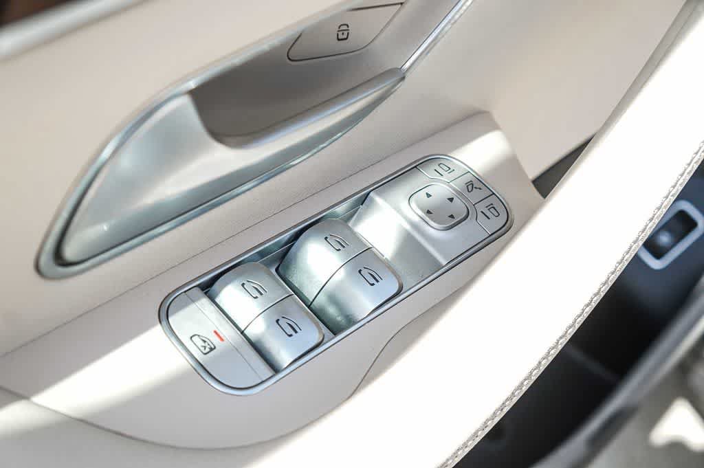Used 2024 Mercedes-Benz GLS 450 4MATIC image 23