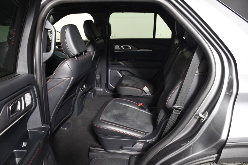 Used 2025 Ford Explorer ST AWD/4WD image 15