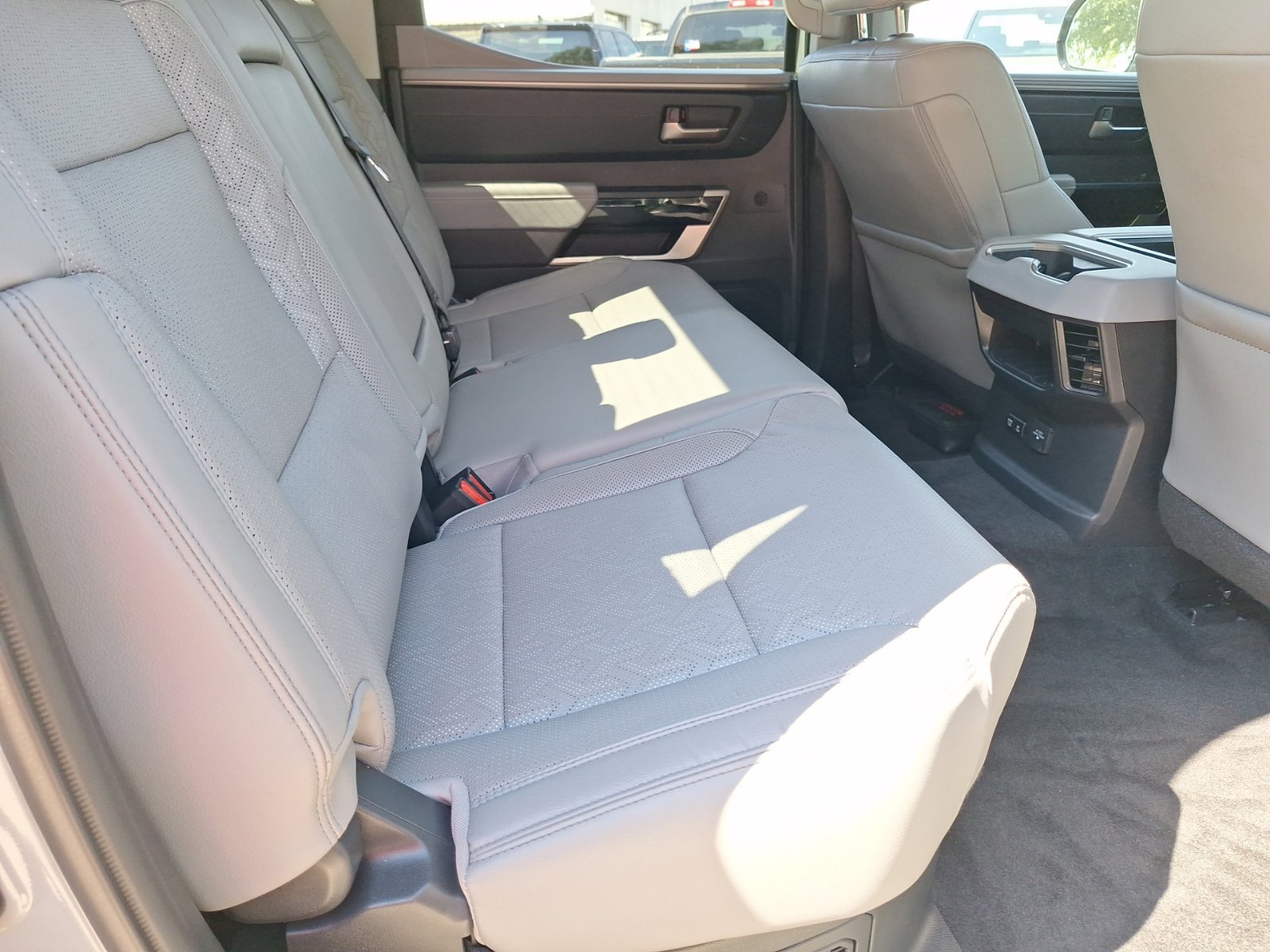 Used 2024 Toyota Tundra Limited w/ Power Package AWD/4WD image 32