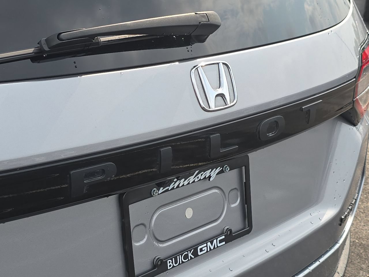 Used 2025 Honda Pilot Sport image 31